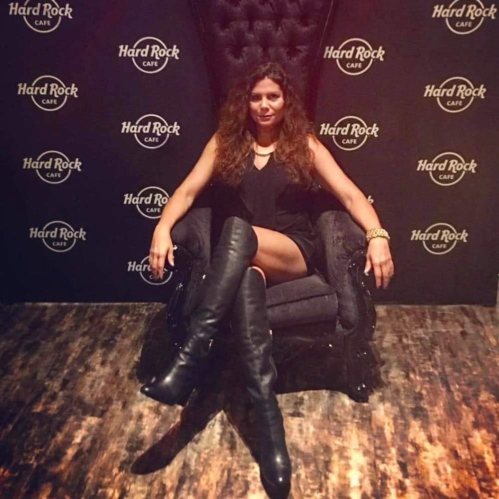 Ciao! I'm your Po$her, Rebecca